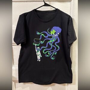Rare vintage black shirt size medium with money-stealing purple green octopus